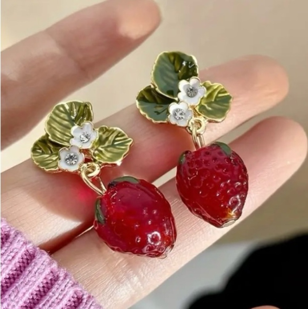 ✨Modcloth Sweet Strawberry Earrings - Picture 2 of 6